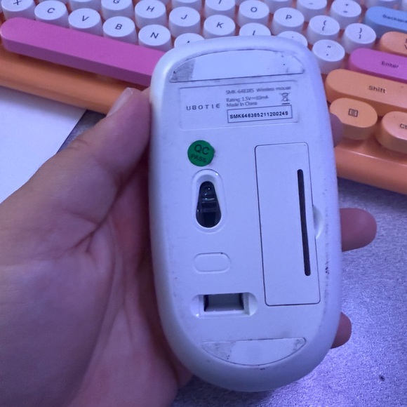 Wireless Keyboard - Picture 3 of 4